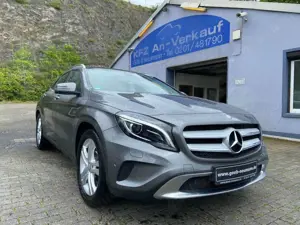 Mercedes-Benz GLA 250 4Matic Pano Navi Kamera Xenon