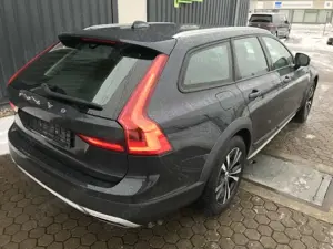 Volvo V90 Cross Country V 90 D4 AWD Pro 140 kW (190 PS), Autom. 8-Gang,... Bild 4