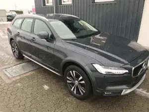 Volvo V90 Cross Country V 90 D4 AWD Pro 140 kW (190 PS), Autom. 8-Gang,... Bild 3