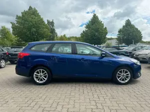 Ford Focus Turnier Business AHK°KLIMA°TEMPOM°MFLR°ALU Bild 4