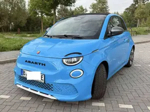 Abarth 500e Cabrio Turismo "Scorpionissima"