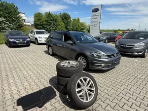 Volkswagen Golf VII KOMBI**FINANZIERUNG 3,99 %**aus 1. Hand