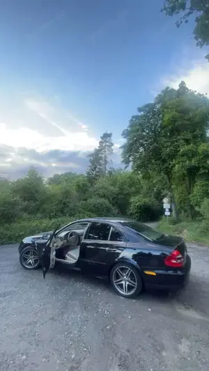 Mercedes-Benz E 220 CDI Automatik Avantgarde Bild 4