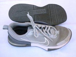 Nike Air Max Alpha Trainer Gr. 43 grau Turnschuhe Sportschuhe