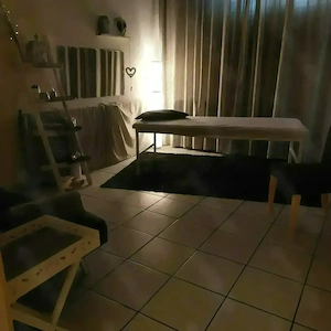 Herzlich Willkommen bei der "Verwöhnmassage "mit Herz in klimatisierten Räumen Bild 4