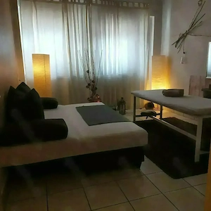 Herzlich Willkommen bei der "Verwöhnmassage "mit Herz in klimatisierten Räumen Bild 2