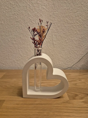 Deko Handarbeit, Deko Herz mit Reagenzglas