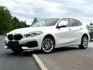BMW 120 120 i Advantage Navi LiveCockpit Unfallfrei Neuwag
