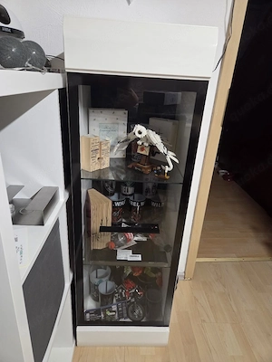 Hängeschränke  Bild 4