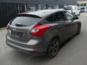 Ford Focus 1.6 TDCI Klima Einparkhilfe Parkassistent Sitzhei Bild 3