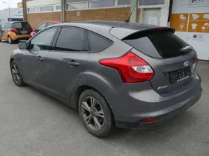 Ford Focus 1.6 TDCI Klima Einparkhilfe Parkassistent Sitzhei Bild 4