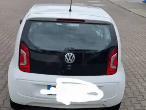 Volkswagen up! up! jeans up!