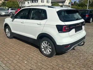 Volkswagen T-Cross 1.0TSI Style AHK Navi Alu PDC Klima AppConnect Bild 3