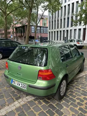 Volkswagen Golf 1.6 Comfortline Bild 4