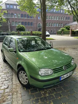 Volkswagen Golf 1.6 Comfortline Bild 2
