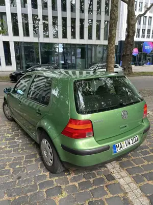 Volkswagen Golf 1.6 Comfortline Bild 3