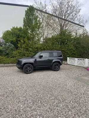 Land Rover Defender 90 X-Dynamic SE