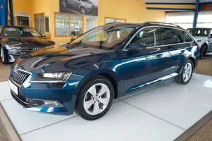 Skoda Superb Combi Ambition AUTOMATIK / XENON / NAVI