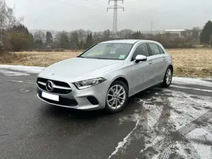 Mercedes-Benz A 220 DCT LEDER, NAVI, MBUX, RÜCKFAHRKAMERA, AHK