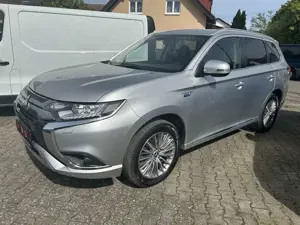 Mitsubishi Outlander PHEV Basis Spirit 4WD