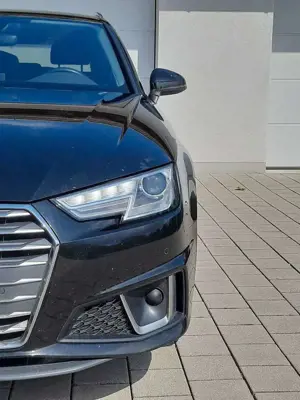 Audi A4 Avant 35 TDI DSG/2xS-Line Sport/Kam/AhK