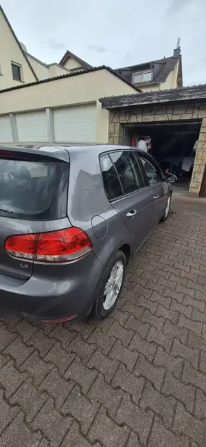 Volkswagen Golf 1.6 Edition Bild 4