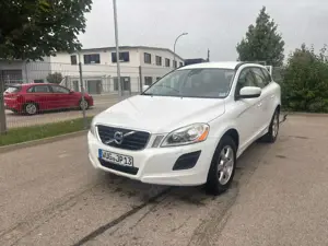 Volvo XC60 Momentum Drive