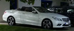 Mercedes-Benz E 350 E-Klasse Cabrio Diesel CDI DPF Cabrio BlueEFFICIENCY 7G-TRONIC Elegance Bild 2