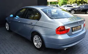 BMW 320 i 2.0 AUTOMATIK KLIMAAUT NAVIGATION XENON Bild 5