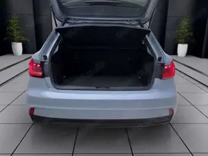 Audi A1 25 TFSI LED PDC KLIMA SITZHZG Bild 4