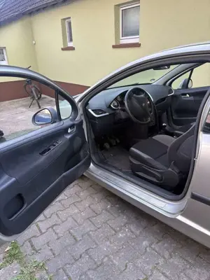 Peugeot 207 95 VTi Urban Move TÜV bei Verkauf Neu Bild 3