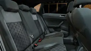 Volkswagen Taigo 1.5 TSI DSG R-Line Matrix AHK Kamera Navi Bild 4
