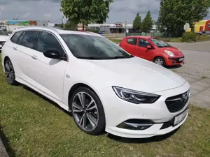 Opel Insignia ST Ultimate 4x4-Leder, Navi, LED, AHK, Dach, Sound Bild 3