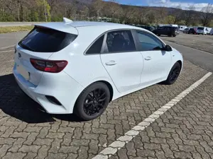 Kia Ceed / cee'd 1.0 T-GDI Limited Edition gepflegt aus 1. Hand Bild 3
