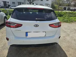 Kia Ceed / cee'd 1.0 T-GDI Limited Edition gepflegt aus 1. Hand Bild 5