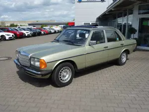 Mercedes-Benz Baureihe 123 Baureihe 123 230 E *Automatik/ABS/SCHIEBEDACH*