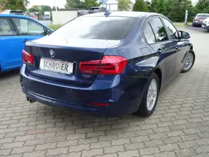 BMW 320 320d Advantage Bild 2