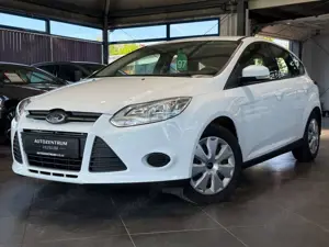 Ford Focus Lim. Trend *HU/SU NEU*SHZ*