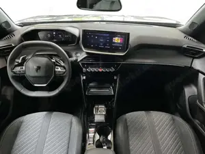 Peugeot 2008 Allure 1.2 PureTech +ACC+SpurH+AHK+LM+LED Bild 5