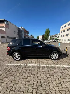 Mercedes-Benz ML 300 CDI 4Matic 7G-TRONIC DPF BlueEFFICIENCY