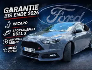 Ford Focus ST Leder- Exklusive Pa. RECARO LEDER GARANTIE BULL