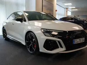 Audi RS3 Limousine Matrix RSAga HUD BO 280 kmh Umgebungskamera 360 Leder 5 Jahre Garantie