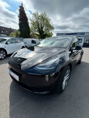 Tesla Model Y Basis RWD # black # AHK # MWST.