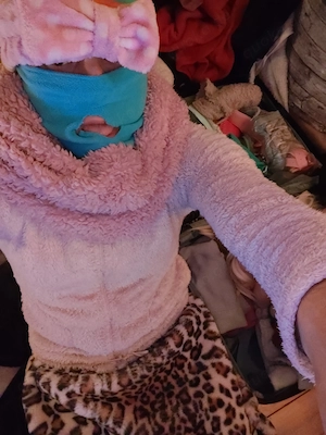 Fleece-Sissyboy Sklave, suche heute Nacht Benutzer für Bestrafungen!