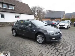 Opel Astra J Lim. 5-trg. Active
