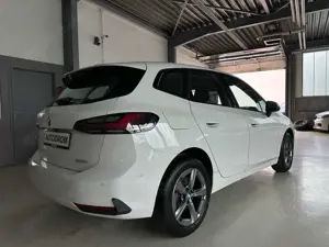 BMW 220 Widescreen/AHK/Drive Ass. Plus Bild 5
