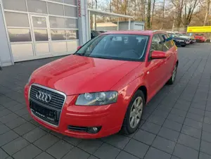 Audi A3 1.6 FSI**KLIMA+SITZHEIZUNG+DACHRELING**