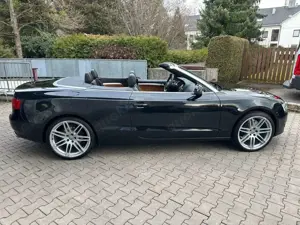 Audi A5 Cabrio 3.0 TDI quattro TOP Zustand 8fach Bereift