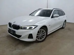 BMW 320 e Headup*Kamera*AHK*LED*NewModel*Driving*Spu