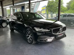 Volvo V60 Kombi Core * AHK * LED * Tempomat * Navi